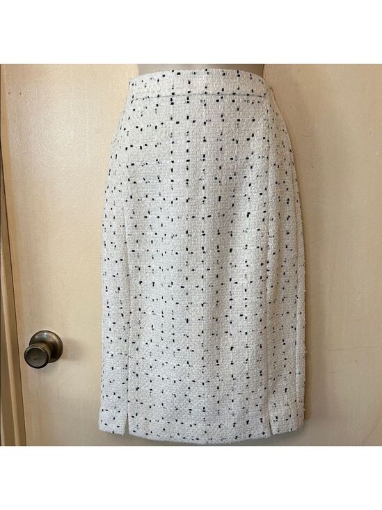 Ann Taylor Dresses & Skirts - Ann Taylor Cream and Black Tweed Pencil Skirt size 2